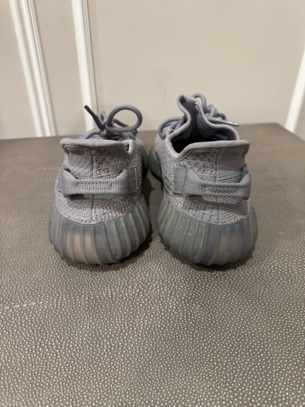 adidas Yeezy Boost 350 V2 Steel Grey Men’s 8.5 Women’s 9.5